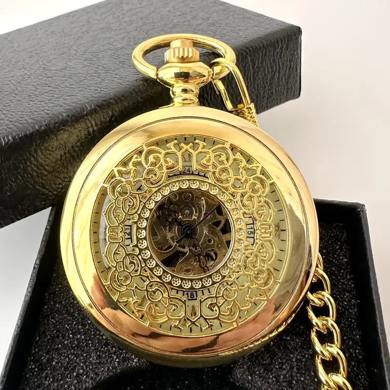 Antique golden watch keychain - Antiker hohler goldener manueller Taschenuhren