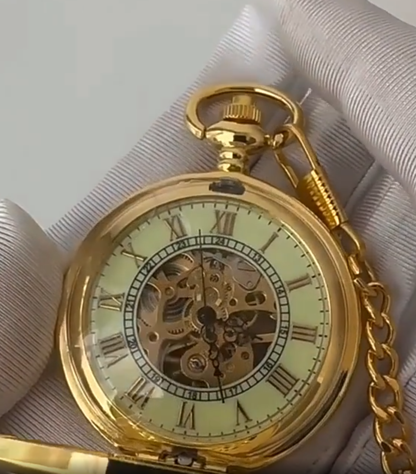 Antique golden watch keychain - Antiker hohler goldener manueller Taschenuhren